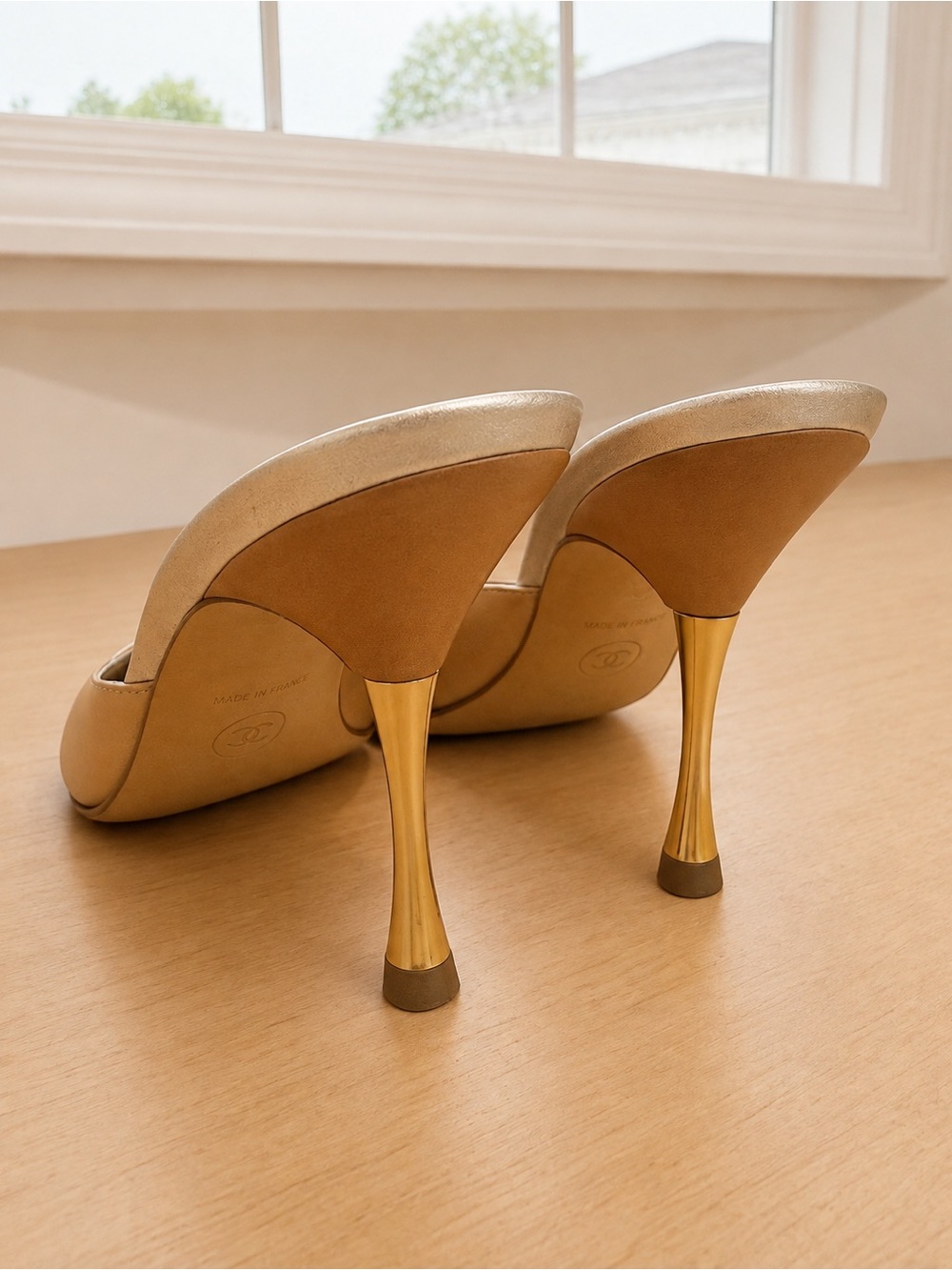 Vintage CHANEL Beige with Black Pointed Toe Mule Heels size 38.5 - Picture 5 of 12